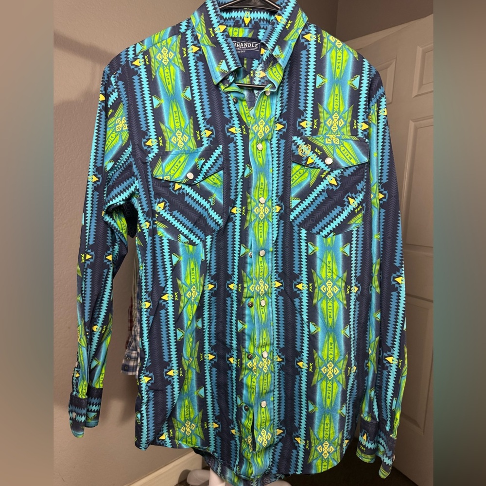 Stylish Men's Button Down Shirt in Blue and Green
